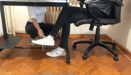 STOLEN SHOE ONE SHOE UNDER DESK - MP4 HD