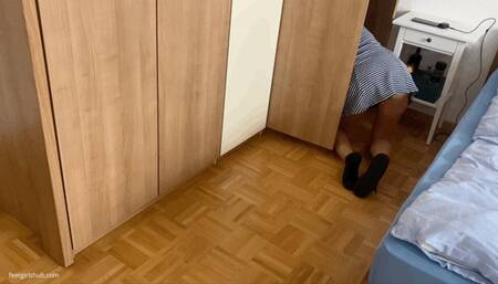 CINDERELLA SHOE STRUGGLE (KIRA) - MP4 Mobile Version