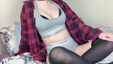 Short Haired Cutie Enjoys Creamy Orgasms