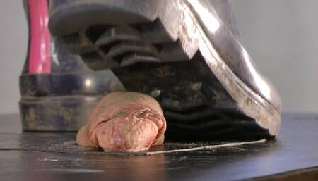 MB223 CBT with evil rubberboots