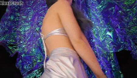 Giantess Alien Vores You - MP4