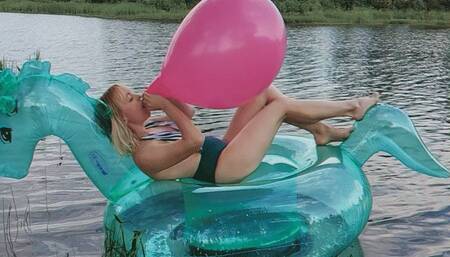 Alla makes B2P of three balloons floating on an inflatable unicorn on the lake!!!