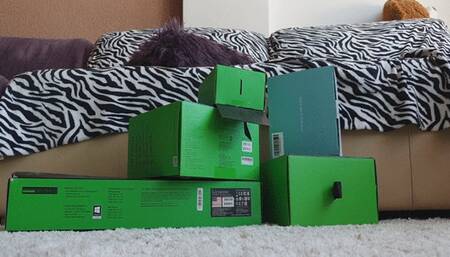 Cardboard Boxes Crush in High Heels WMV