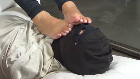 FOOT SMOTHER MALE SLAVE BEAUTIFUL BLONDE SHELLEY