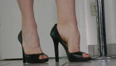 SexyPeeptoesSexyArches (WMV)
