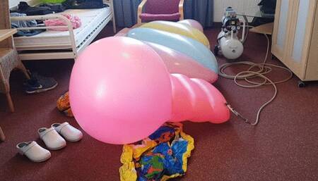 Gummi Crocs Clogs und Ballon Luftmatratze