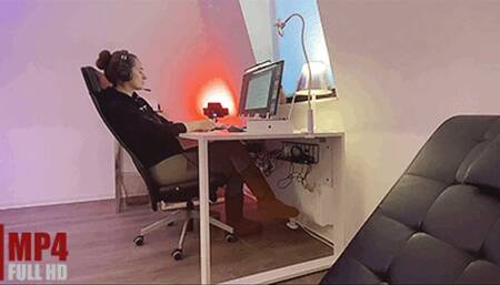 Comfy Boot – Hot Feet (FULL HD) – Lady Iveta