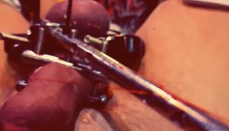 Mistress Tirza whipping with gloves with spikes