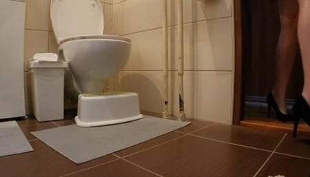 BASSY Farts on  Toilet  compilation