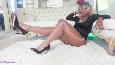 Shiny seamed pantyhose