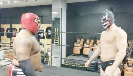 Lucha Action: The Masked Redstar!
