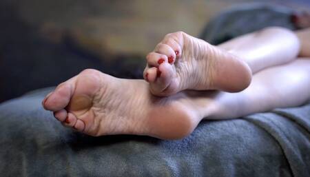 A little rest for feet in heels 4K