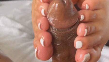 Gave my roommate a Foot job