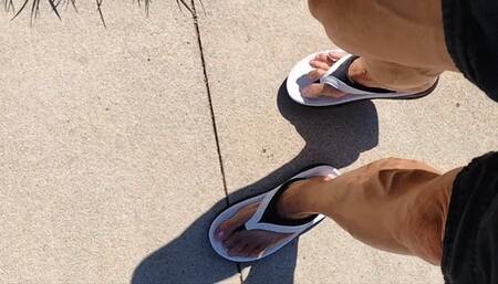 Tempest shows off new flip flops