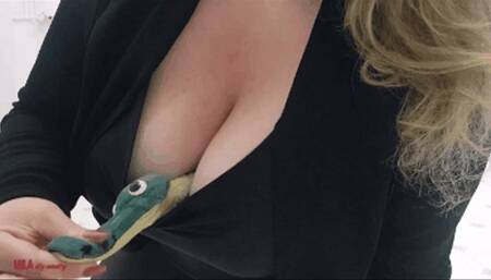 Mila - Alli's duty day - sneaker (view02)