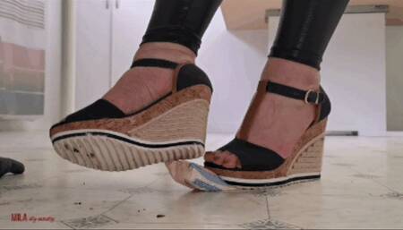 Mila - Alli's duty day - wedges (view01)