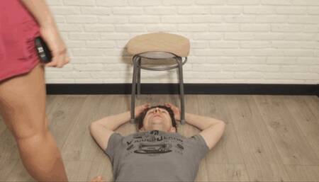 05J Princess Nicole  Foot Domination Foot Smelling I polish my heels , the slave eats everything