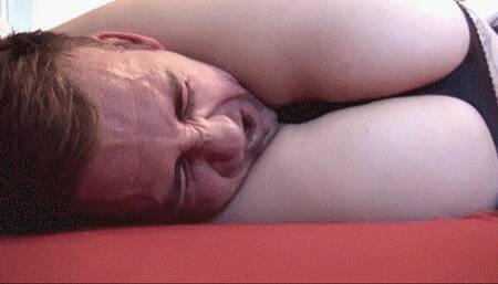 THE GATES OF HELL ARE BETWEEN MY THIGHS:THE CRUELEST HEADSCISSORS FANTASIES COMPILATION (3 IN 1) RED & BLACK