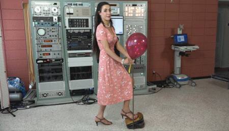 Ama Rio Tests the Antique Foot Pump (MP4 - 1080p)