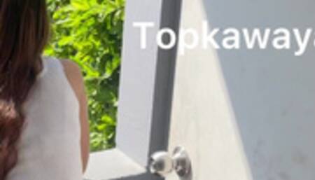 Thai teen คลิปไทย เห็นยืนอยู่ตรงระเบียง เลยพาเข้ามานั่งเย็ดข้างในห้อง เค้าจะเสร็จแล้วนะ ซอยหีฟิตๆ