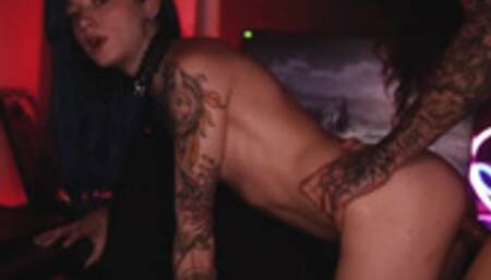 Gamer Girl Has Shaking Orgasm When Fucked By Boyfriend