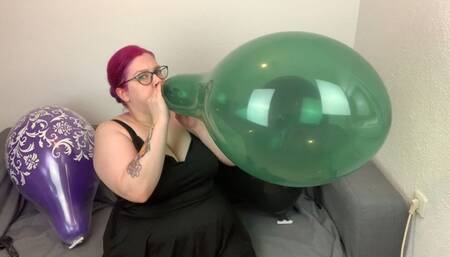 Blow to Pop – look at those necks!