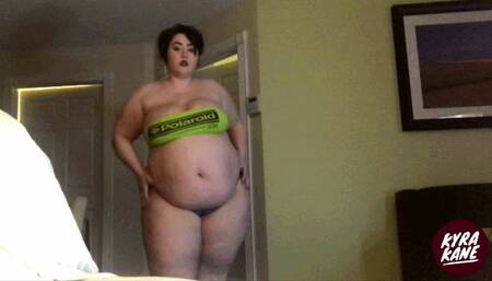Feedee Enjoying Newly Gained Full Fat lbs Cat Walk (MP4 HD)