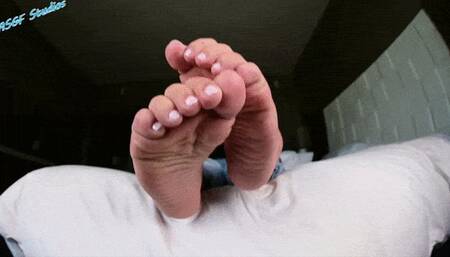 4K! Bun wrinkles her wide soles for you - Part 2 - MP4