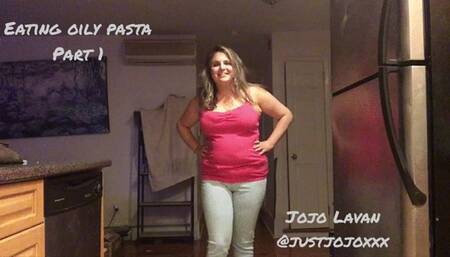 Eating Oily Pasta and talking about weight gain part 1