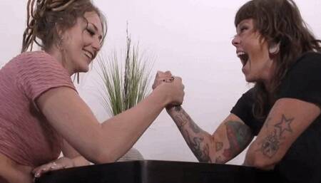 Sablique vs Indy: Armwrestling WMV