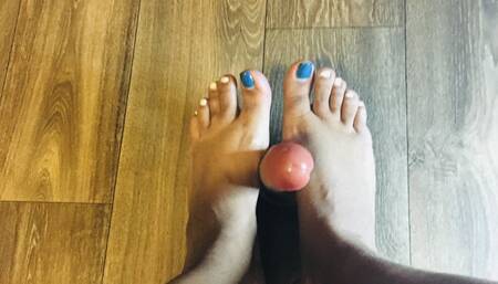 EBONY FOOT JOB