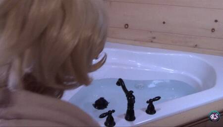 Roxy Lalonde Cosplay in Jacuzzi with Vibrator and Anal Dildo
