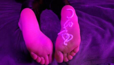 Enticing Wrinkled Soles And Toes POV Massage And Cream Smearing (MP4 HD)