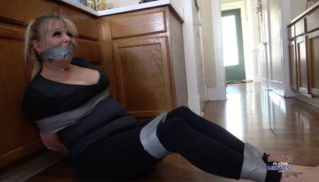 Lolly Gagg Grabbed In The Kitchen HD