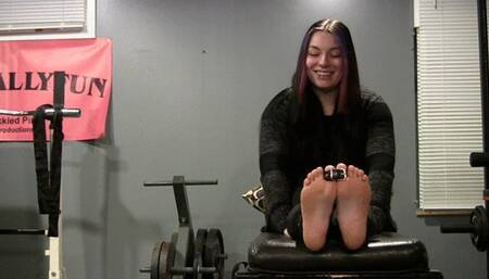 Fun with DESTINYS feet part 1