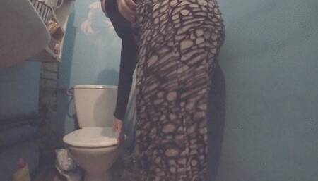 Wet farting and shots brown pieces