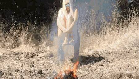 Burning in my Wanking Boots MP4(1280x720)FHD