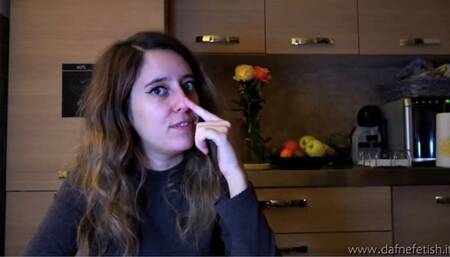 Susy e il naso che prude - Susy's itchy nose (Nose blowing - Sneezing)