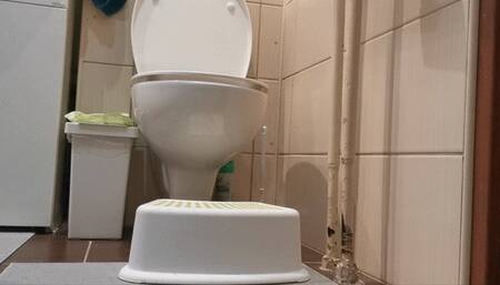 Barefoot Footplay at toilet & farts