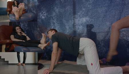 Boss Lisa Orders Her Worker Helena To Kick His Balls To Motivate Him During Licking Feet - HD 2560x1440