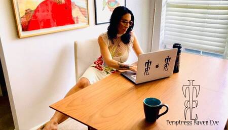 Foot fetish in cafe POV