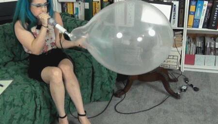 Valora Tries a Q16 (MP4 - 1080p)