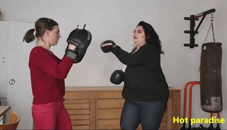 A BBW does a little boxing training (Carlotta & Calista) - WMV