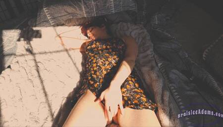 MOBILE Gentle Masturbation in the Afternoon Sun