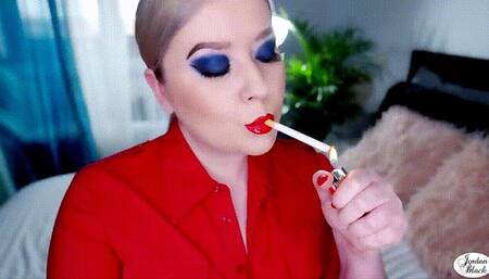 Luscious red lips on a Marlboro [1080p, mp4]