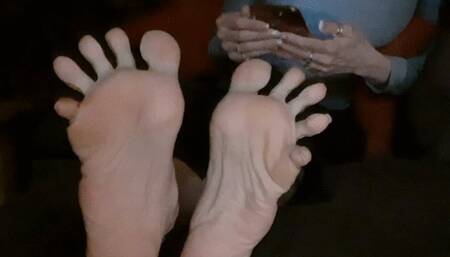 LONG SOLES AND TOES RUBBING