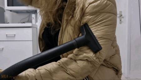 Mila cleans her down jacket - part01
