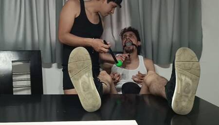 COSQUILLAS ENTRE JHON Y CARLO