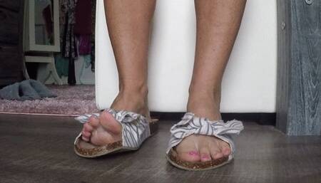 Dipping my pink toes in my SANDALS