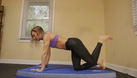 Fitness Queen Ass Workout in Spandex Tights